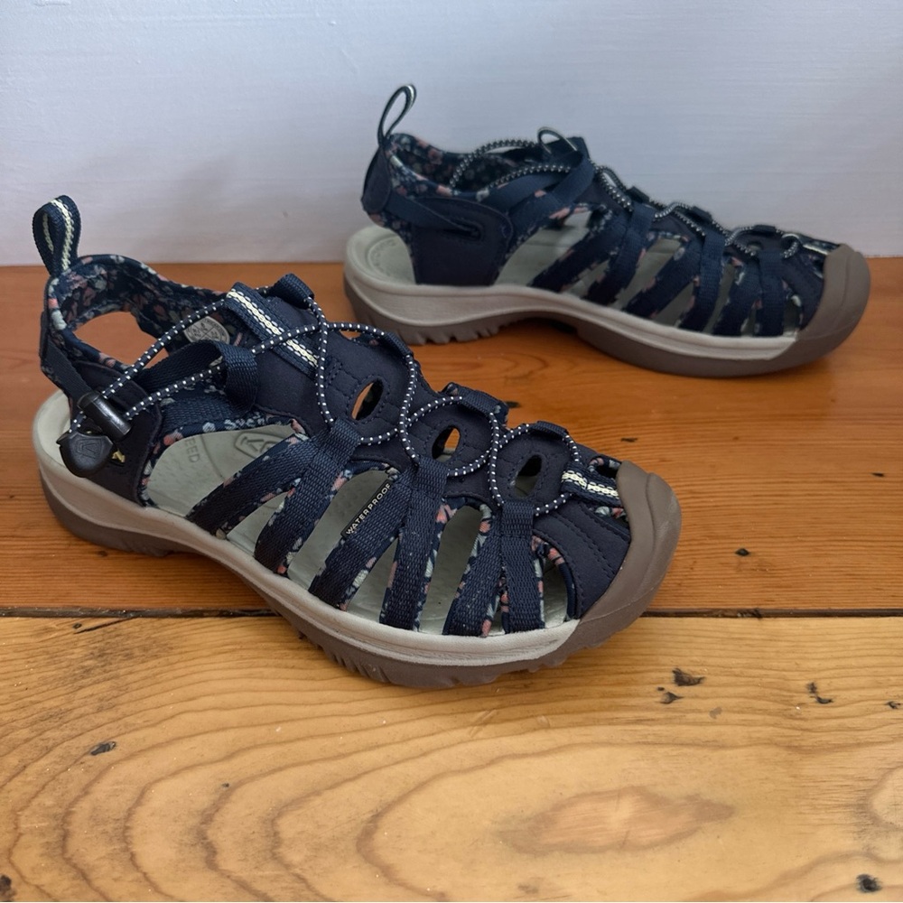 Keen Women’s Size 8 Whisper Hiking Sport Sandals Navy Blue Floral Waterproof